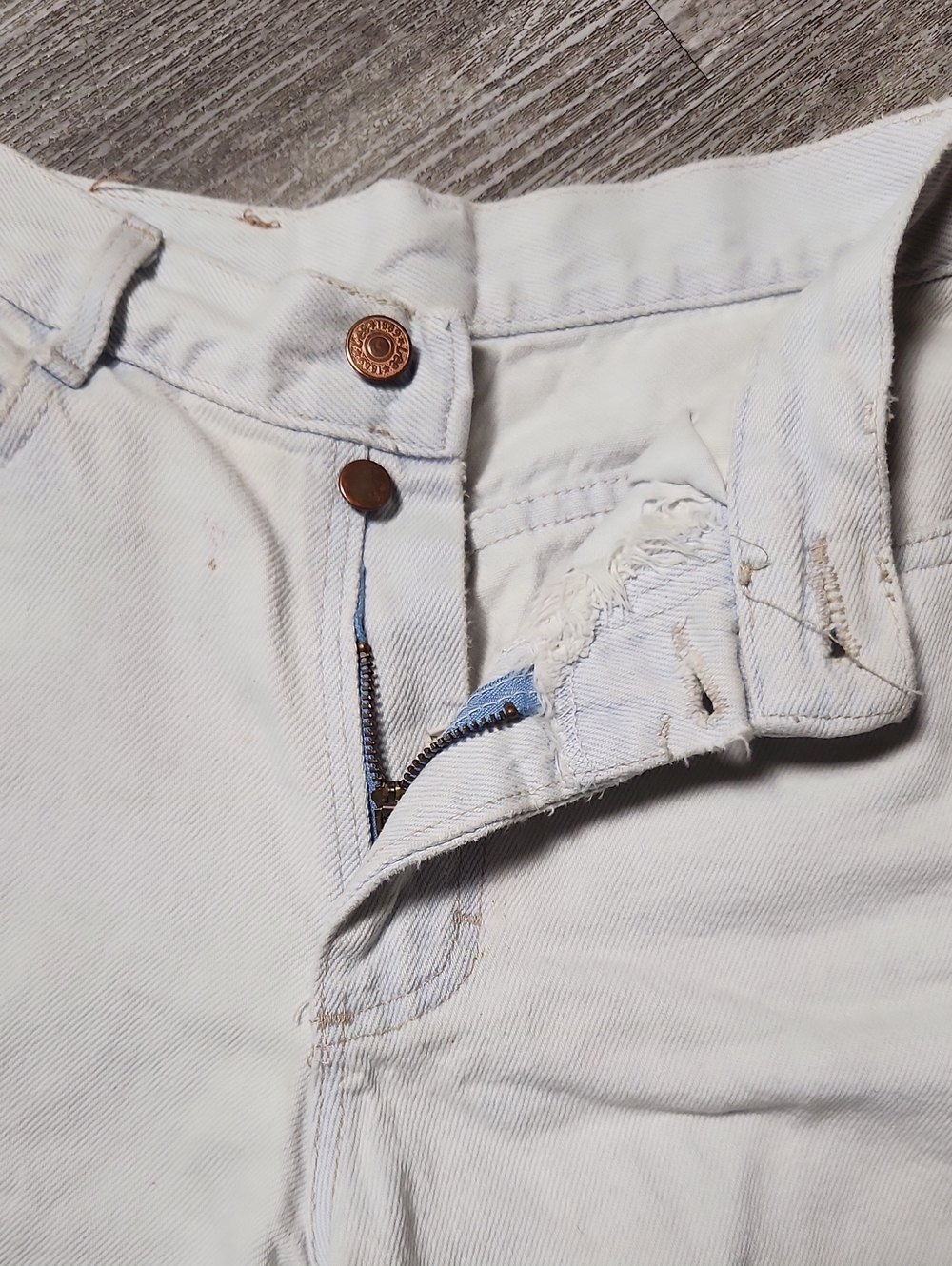 Lee White Denim Shorts with Tan Patch - Picture 4 of 11